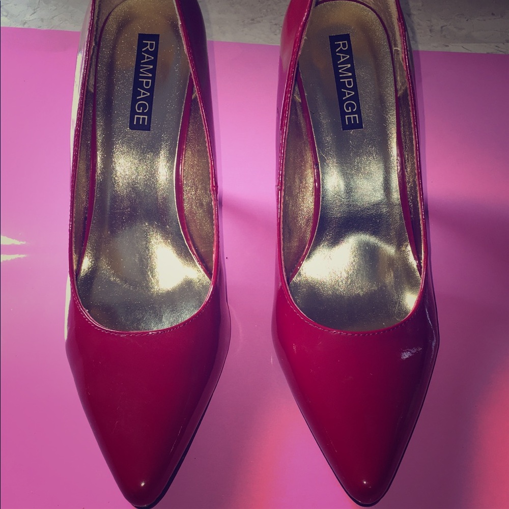 Red Pumps
